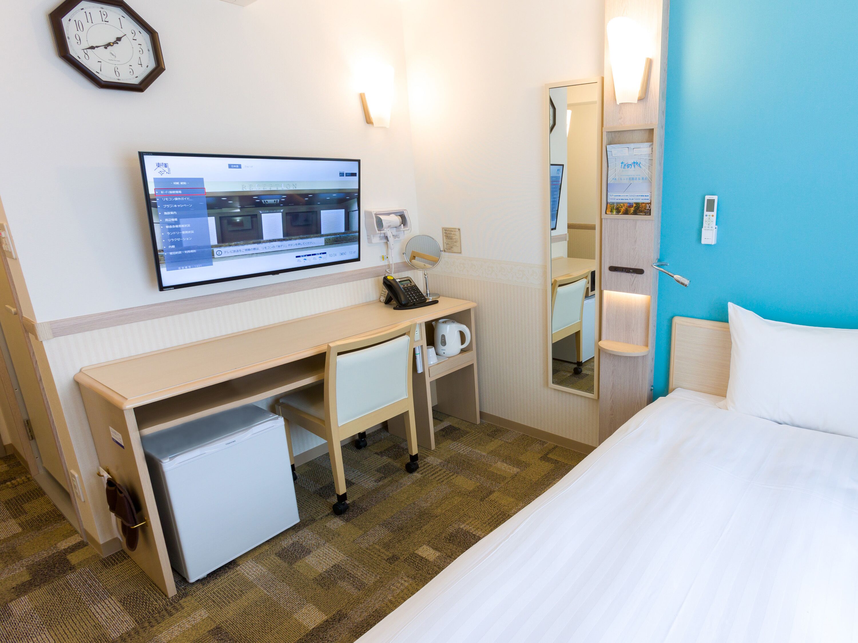 1 bedroom, desk, free wifi, bed sheets