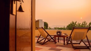 In-room safe, desk, laptop workspace, blackout drapes - Anantvan Ranthambore By Greetoe Resorts (Sawai Madhopur)