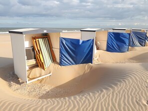 På stranden