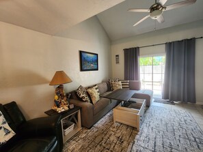 Smart TV, computer monitors