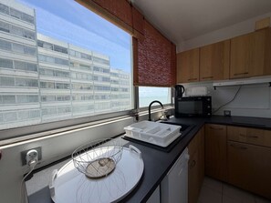 Kühlschrank, Mikrowelle, Geschirrspüler