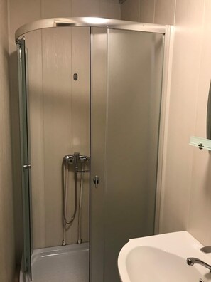 Dusche, Handtücher, Seife, Toilettenpapier