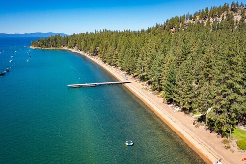 Charming Condo | Private Beach & Decks | Sleeps 8