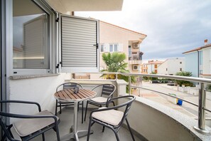 Outdoor dining - Apartments Dragica, (16563), Rovinj, hr (Rovinj)