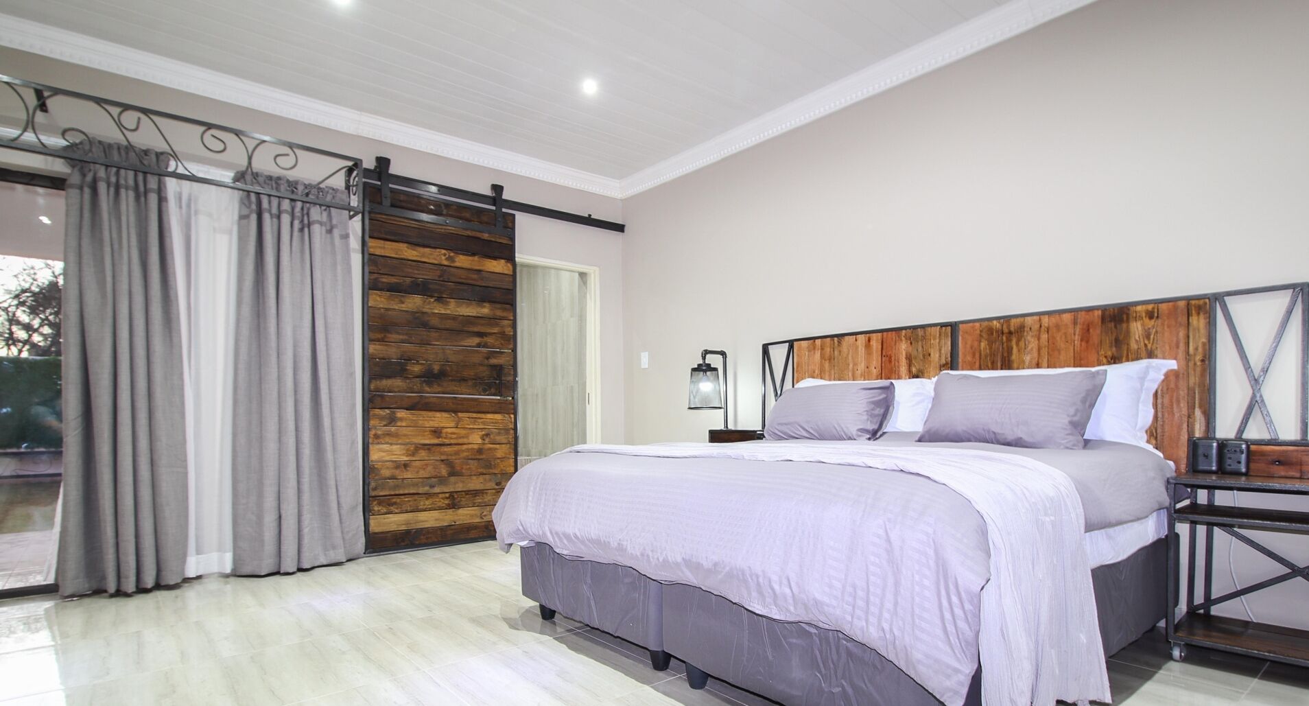 بديكورات فريدة لكل غرفة وطراز فريد لكل وحدة وواي فاي مجانًا