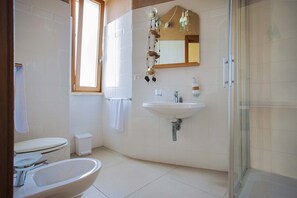 Room | Bathroom | Shower
