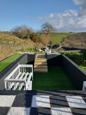Cottage | Property grounds