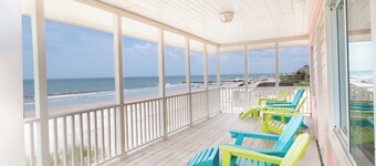 4BR 2BA Oceanfront / Classic Beach Bungalow ~ Barefoot Bungalow