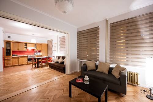 Traditional Apartment, 2 Bedrooms, City View | 2 bedrooms, travel cot, free WiFi, bed sheets