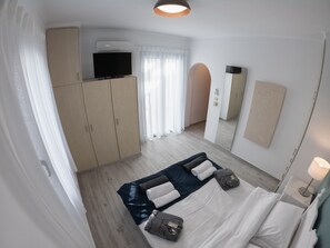 Villa, Multiple Beds