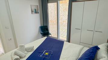 3 chambres, fer et planche à repasser, Wi-Fi gratuit, draps fournis