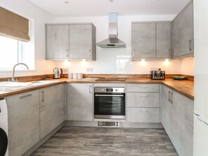 Cottage | Interior - Windyridge (Norwich)