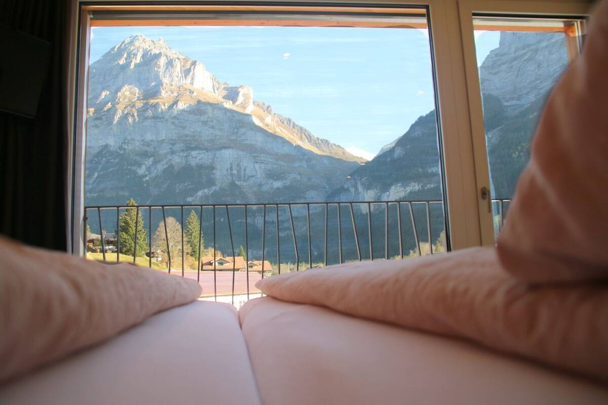 double room chic  (Top floor) | Down comforters, WiFi (free), bed sheets