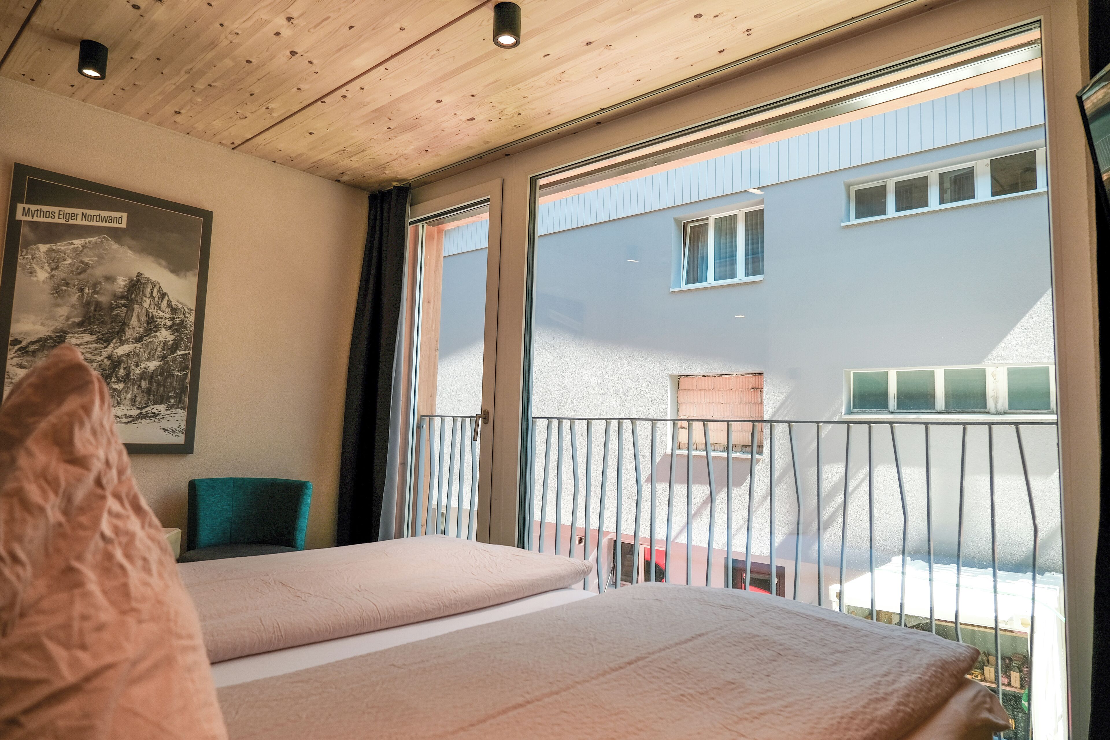 1 bedroom, down duvets, free wifi, bed sheets