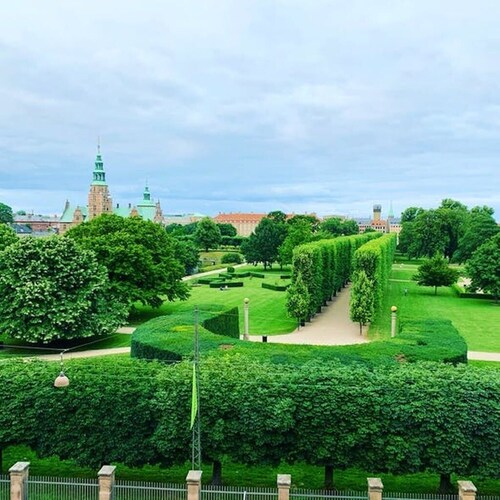 Heart of Copenhagen - view to Kings Garden & access to Rooftop - total renovated