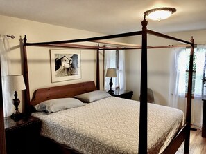 3 habitaciones, escritorio, tabla de planchar con plancha y wifi gratis 