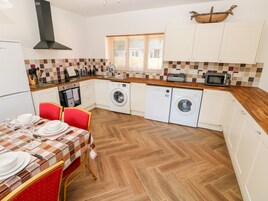 Refrigerador, microondas, lavavajillas, tetera/pava eléctrica