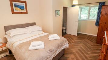 Casa de campo | 4 dormitorios, decoración individual, mobiliario individual