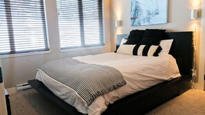 3 bedrooms, iron/ironing board, Internet, bed sheets - Spacious 3-bedroom home with ski in/out access to Orient Chair and private hot tub! (Sun Peaks)