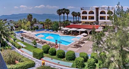 Silver Bay Hotel & Bungalows