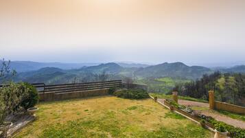 Family House, Multiple Bedrooms, Mountainside (The House Olympia) | Property grounds