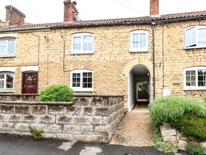 Exterior - Apple Tree Cottage (Lincoln)