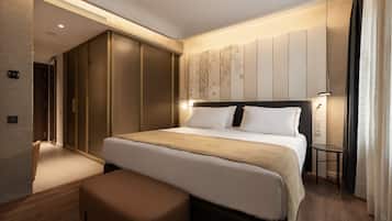 Bar mini, peti besi dalam bilik, kalis bunyi, Wi-fi percuma