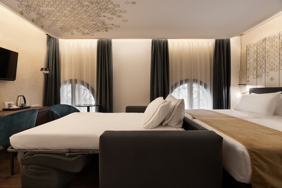Phòng đôi Deluxe | Minibar, két bảo mật tại phòng, phòng cách âm