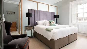 5 bedrooms, iron/ironing board, travel crib, WiFi