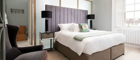 4 bedrooms, iron/ironing board, travel cot, WiFi