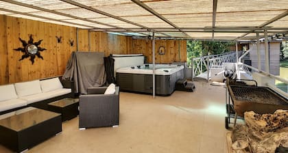 Maison au calme trÚs bien équipée pour 12 personnes avec cheminée