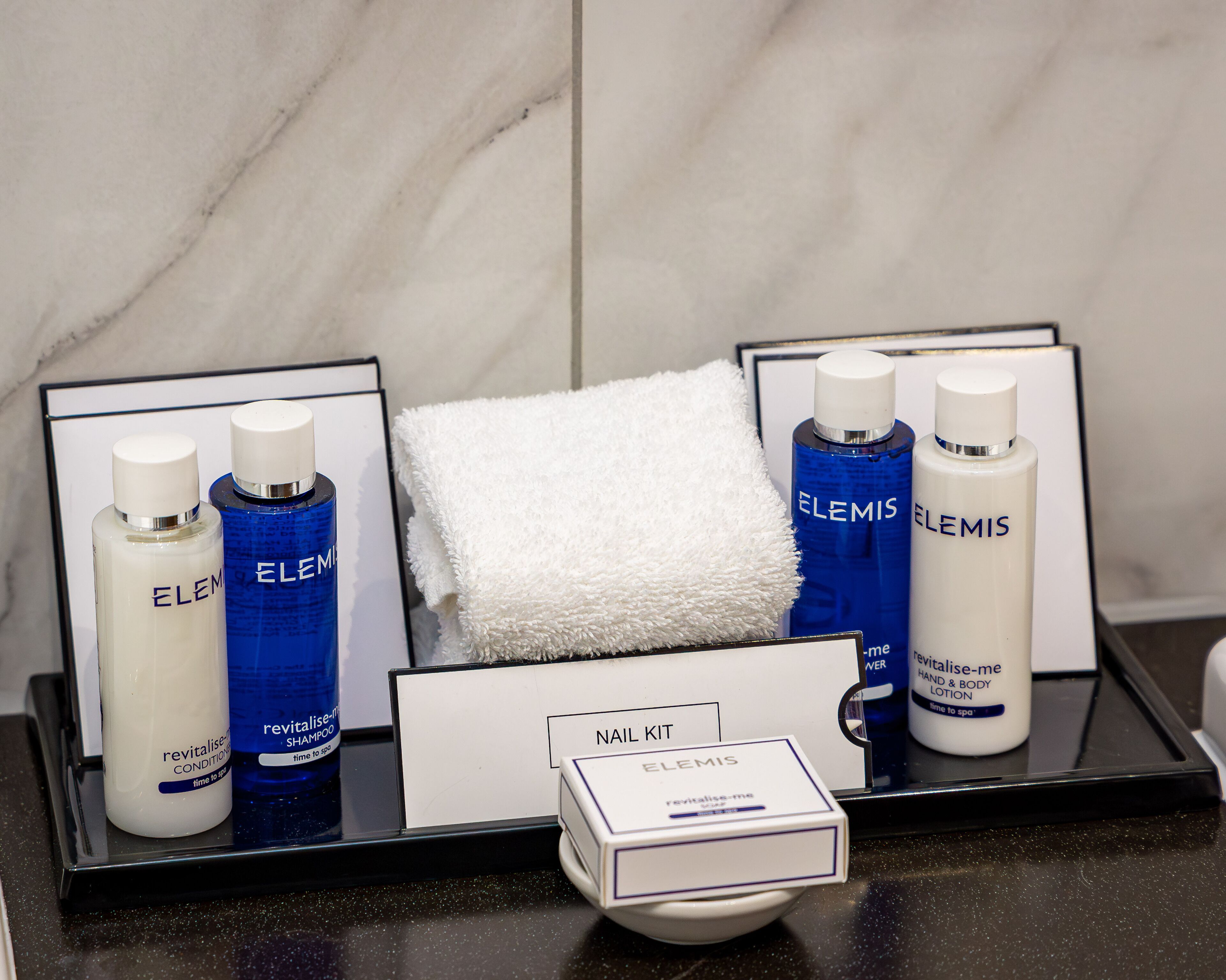 suite | premium bedding, in-room safe, desk, laptop workspace