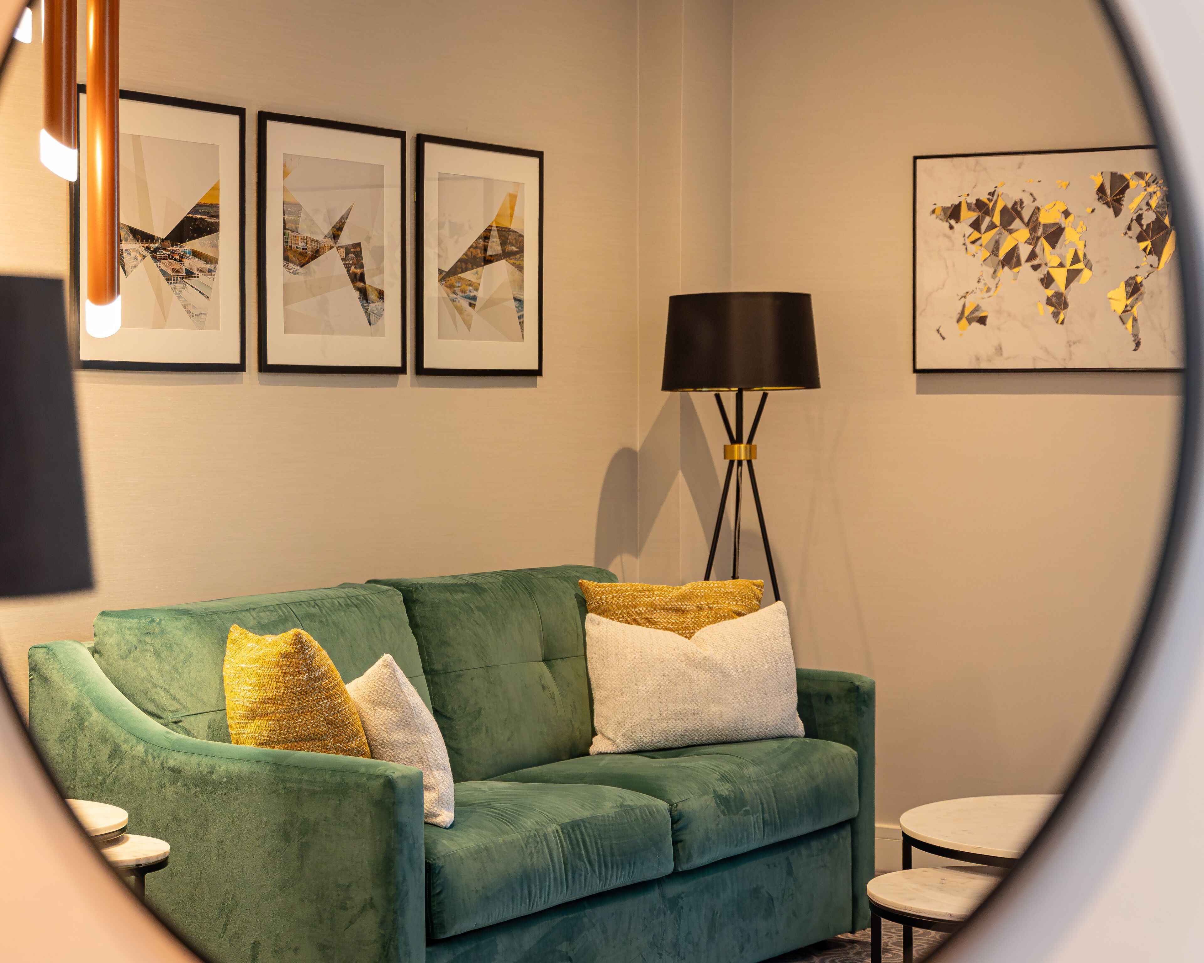 suite | premium bedding, in-room safe, desk, laptop workspace