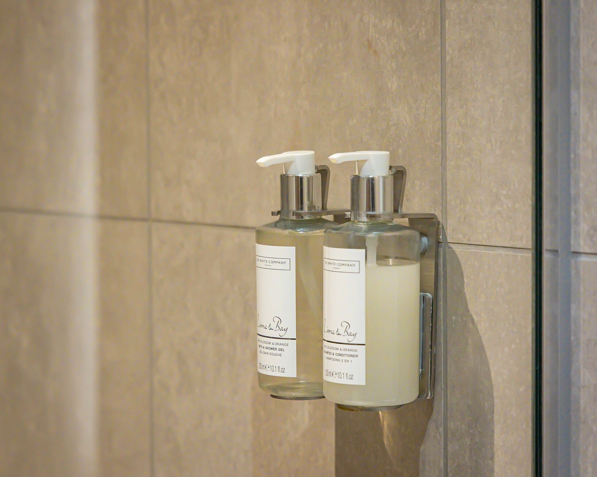 premium bedding, in-room safe, desk, laptop workspace