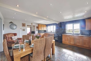 Dining - Host & Stay | Fairview House (Ravenscar)