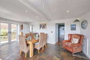 Dining - Host & Stay | Fairview House (Ravenscar)