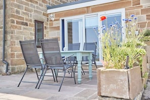 Outdoor dining - Host & Stay | Fairview House (Ravenscar)
