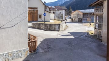 Interni