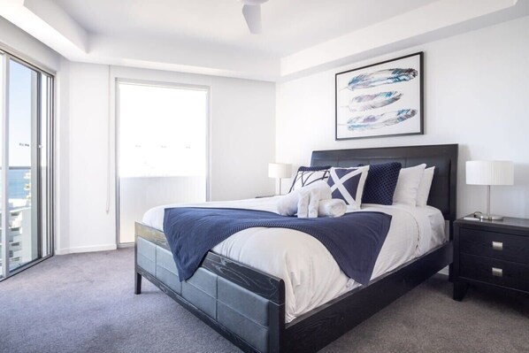 2 bedrooms, desk, iron/ironing board, travel cot