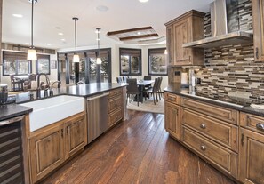 Condo, 3 Bedrooms | Private kitchen