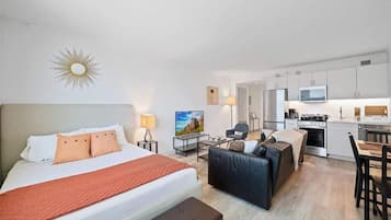 Desk, iron/ironing board, WiFi, bed sheets