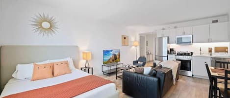 Schreibtisch, Bügeleisen/Bügelbrett, WLAN, Bettwäsche