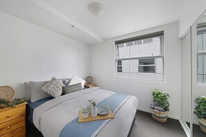 2 Schlafzimmer, Bügeleisen/Bügelbrett, Bettwäsche