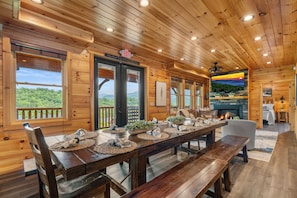 Dining - Free Attractions! Private Pool, Gorgeous Views, Hot Tub, Game Room, Sleeps 22 (Gatlinburg)