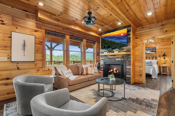 Smart TV, fireplace
