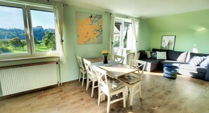 Una Smart TV, libros