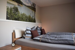 2 bedrooms, free WiFi - Family-friendly, cozy and plenty of space with balcony high above Bödefeld (Schmallenberg)