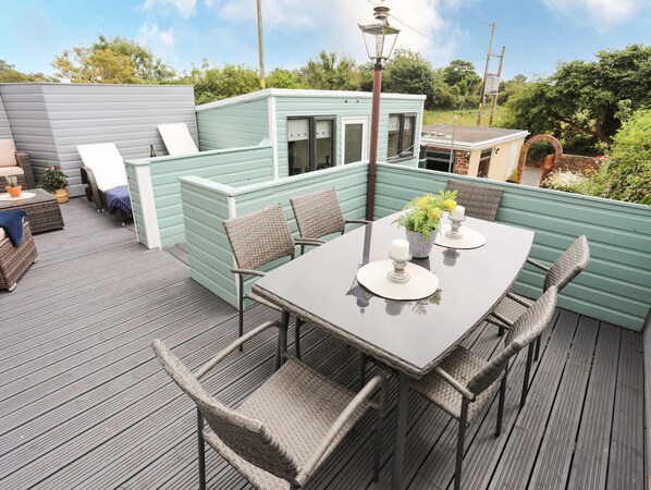 Cottage | Balcony - Arlan (Tyn-y-Gongl)