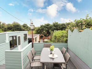 Cottage | Balcony - Arlan (Tyn-y-Gongl)