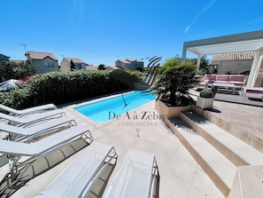 Outdoor pool, a heated pool - 4* villa with pool & sea view (Port-des-Barques)